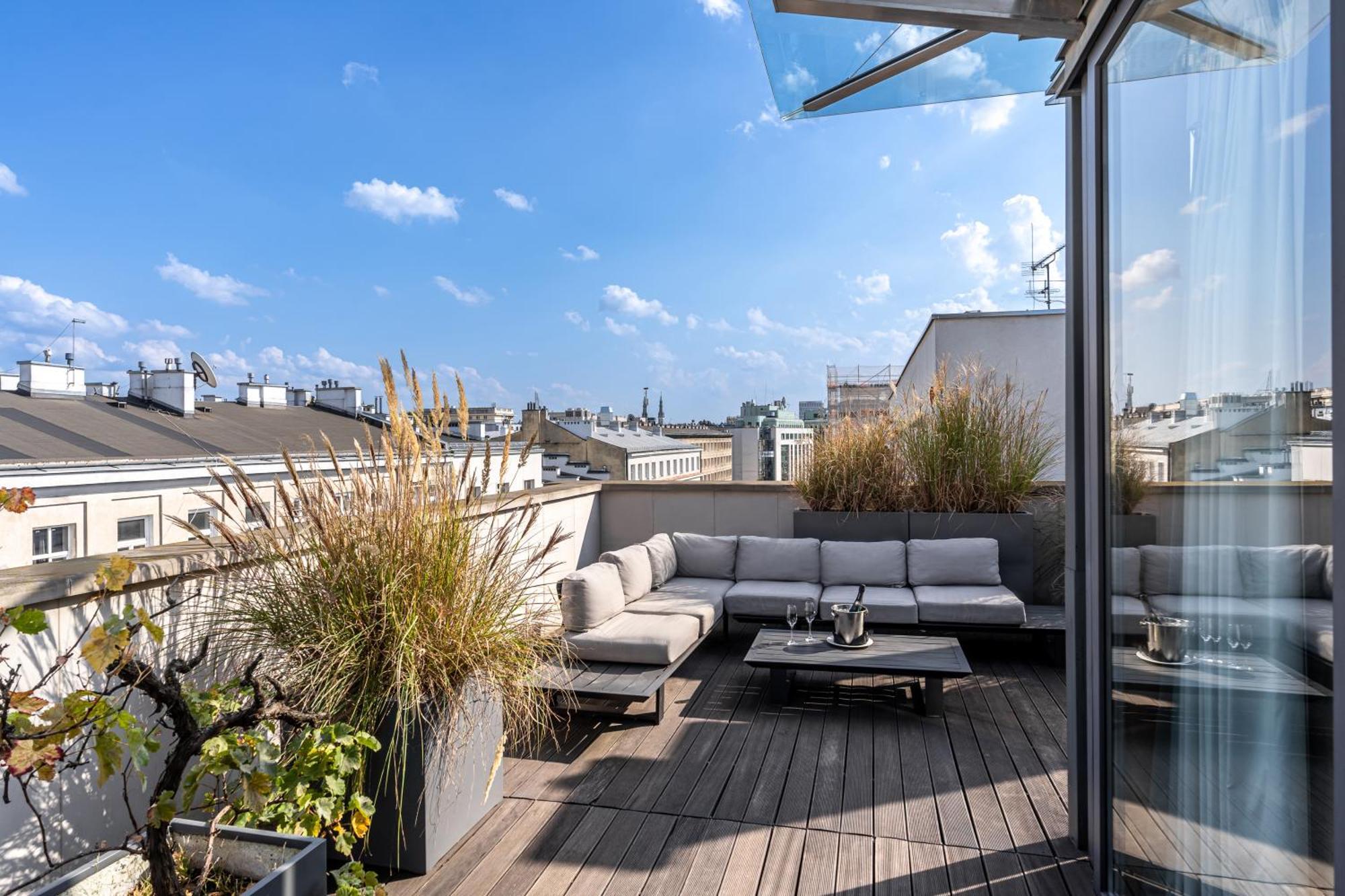 H15 Boutique Hotel, Warsaw, A Member Of Design Hotels ภายนอก รูปภาพ Roof terrace