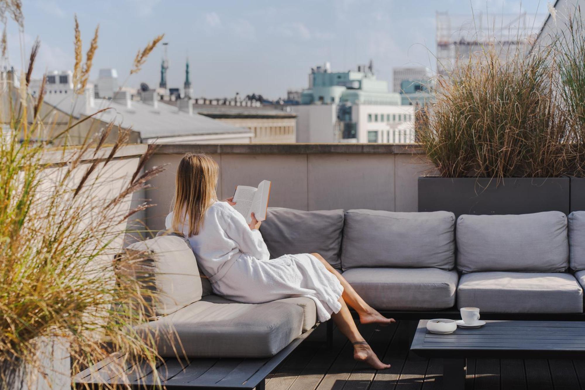 H15 Boutique Hotel, Warsaw, A Member Of Design Hotels ภายนอก รูปภาพ The rooftop terrace