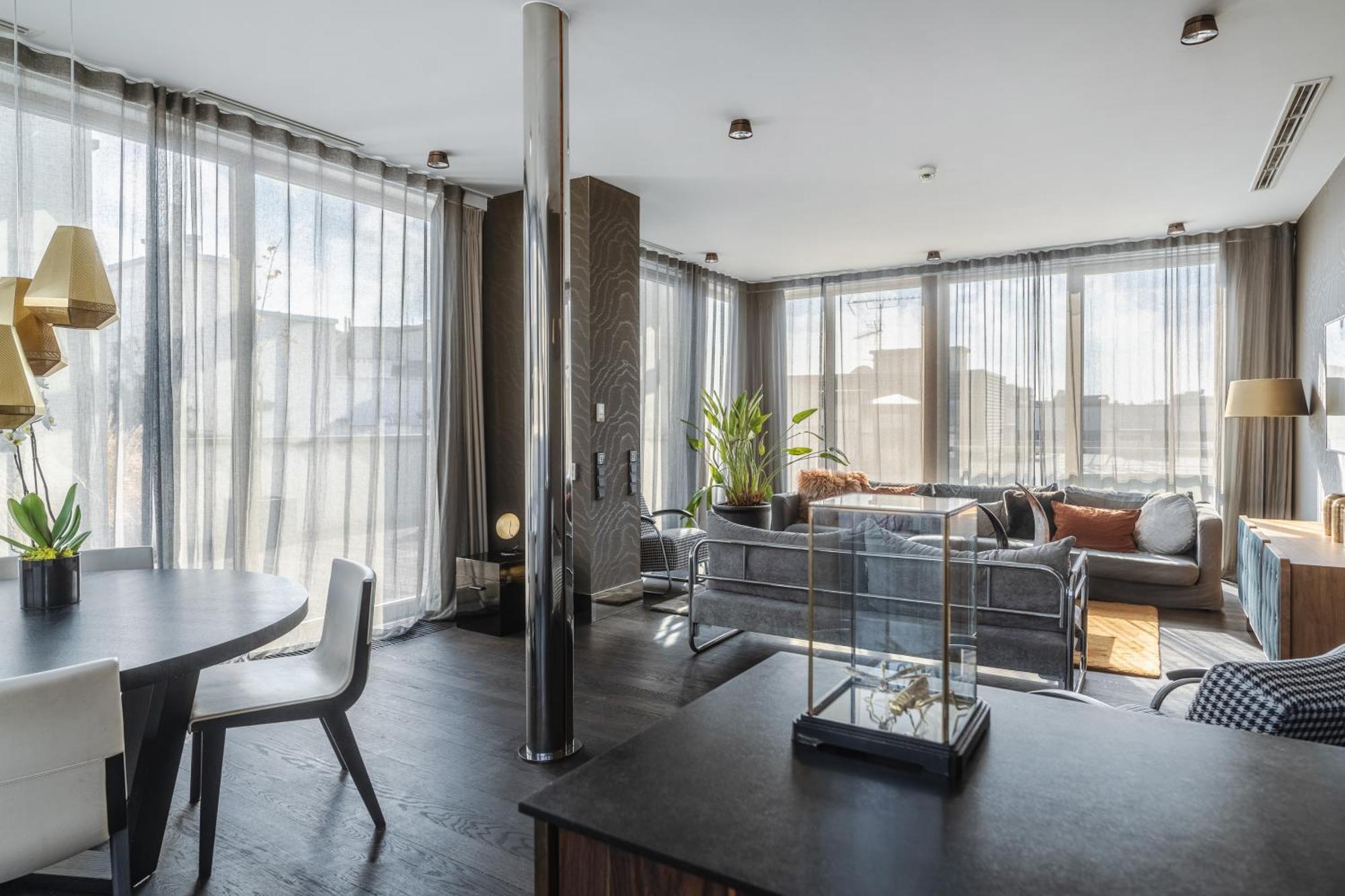 H15 Boutique Hotel, Warsaw, A Member Of Design Hotels ภายนอก รูปภาพ Interior of a penthouse apartment