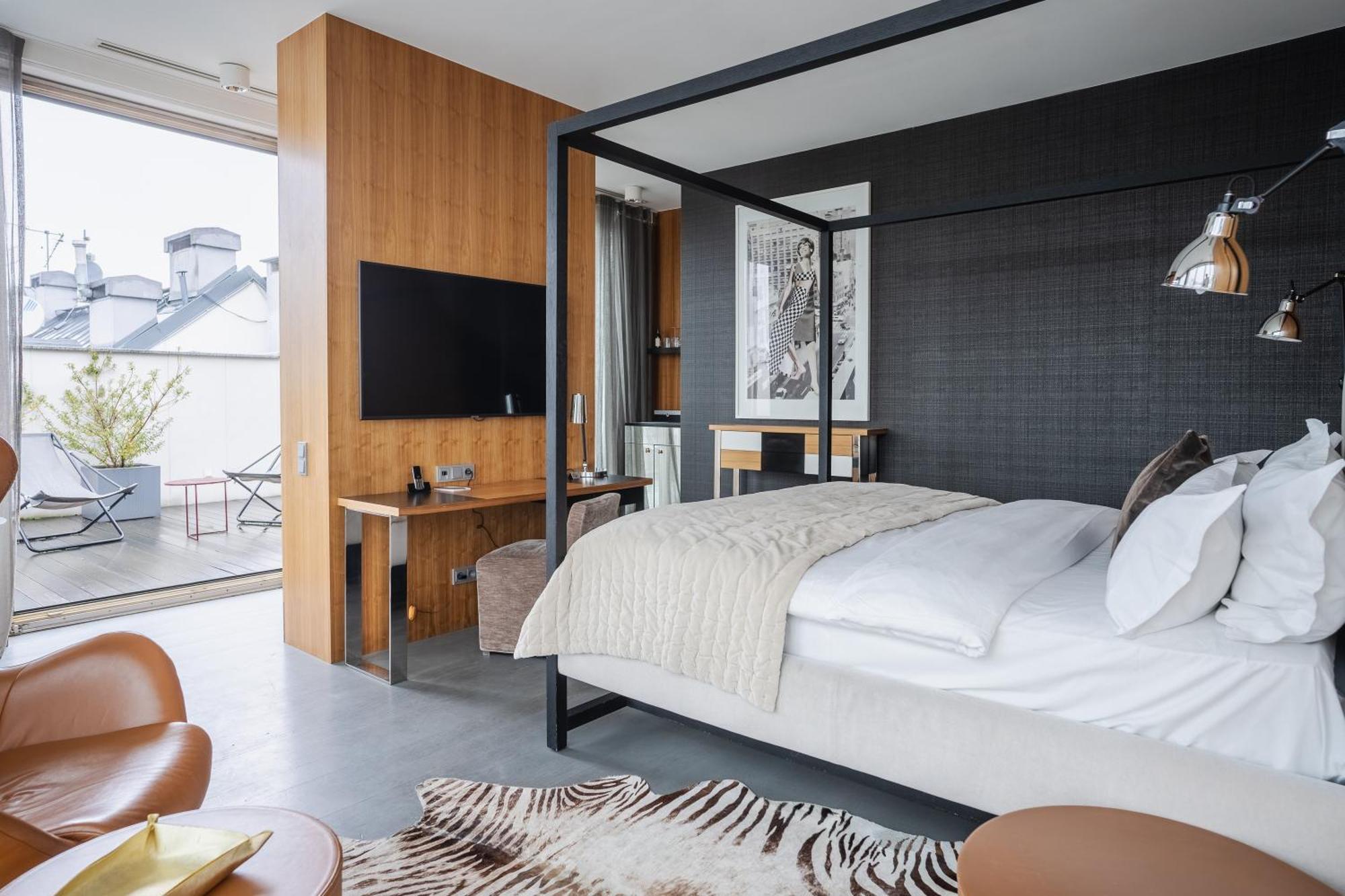 H15 Boutique Hotel, Warsaw, A Member Of Design Hotels ห้อง รูปภาพ A bedroom at the hotel