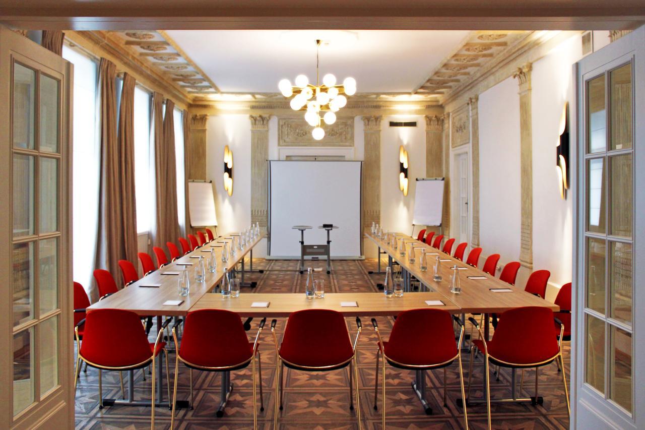 H15 Boutique Hotel, Warsaw, A Member Of Design Hotels ภายนอก รูปภาพ The conference room